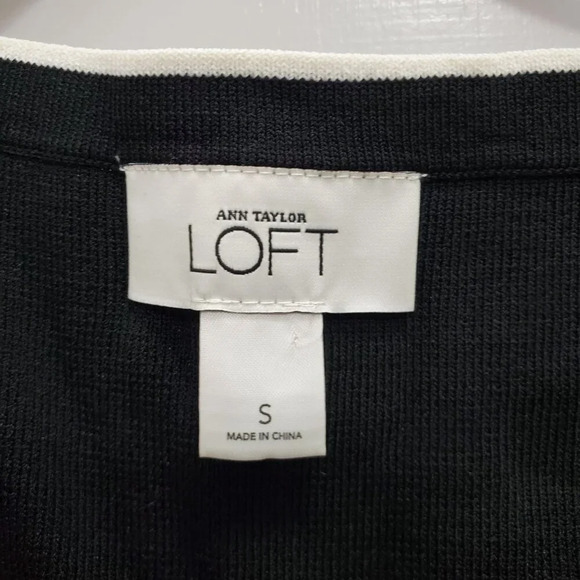 Ann Taylor LOFT Women's Black Preppy Rayon Blend Ribbed Knit Sleeveless Shell S‎ - Picture 3 of 5